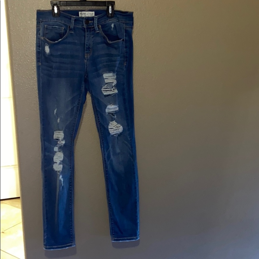 Ripped skinny jeans size 9